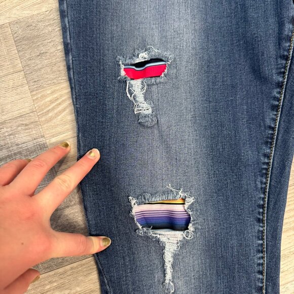 Judy Blue skinny fit distressed rainbow patch jeans size 2XL L34 - Picture 2 of 9